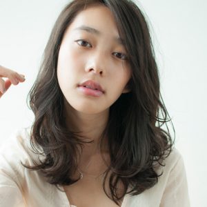 Read more about the article 抜け感のあるニュアンスセミロング